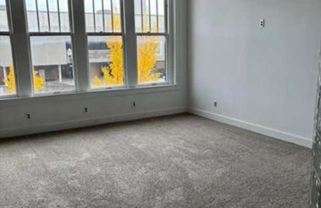 77 N SAGINAW Street Gallery 2