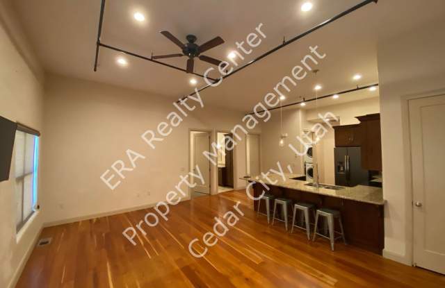 Furnished 2 bed / 1 bath Condo - Luxury Living North End of Town Gallery 1