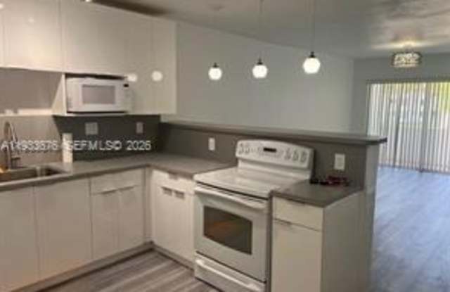 1600 Ne 114th St photos photos