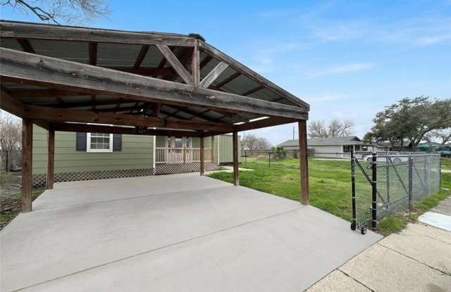 1202 Main Drive Gallery 2