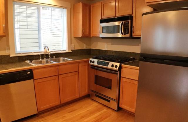 Greenlake Area Townhouse photos photos