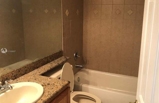 Three Bedroom unit in Victoria Park - Pinecrest Village photos photos