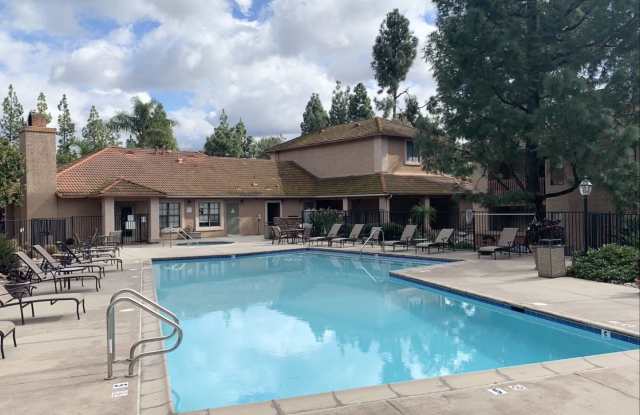 Rancho Bernardo 1 Bedroom Condo Gallery 4