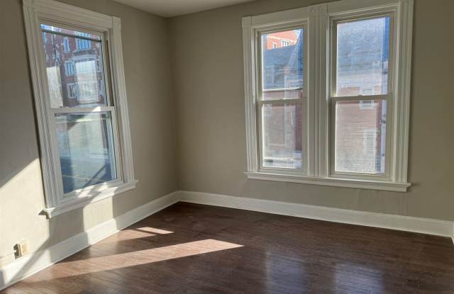 83 Sachem St Apt 2R - 83 Sachem Street, New Haven, CT 06511