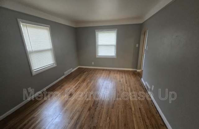 16433 Manning Street Gallery 2
