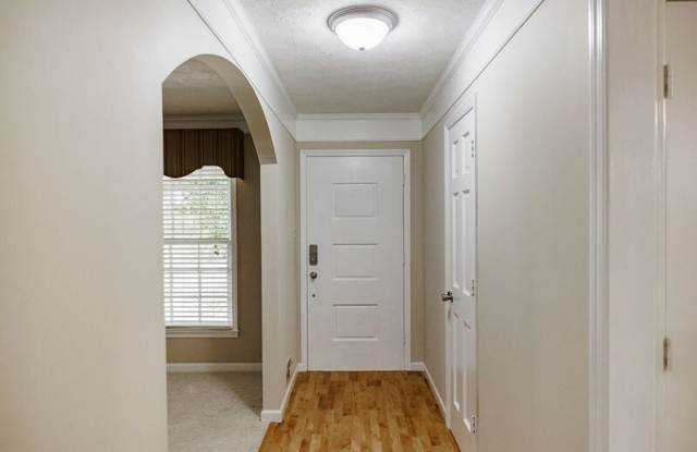 1110 Maple Cir Gallery 2
