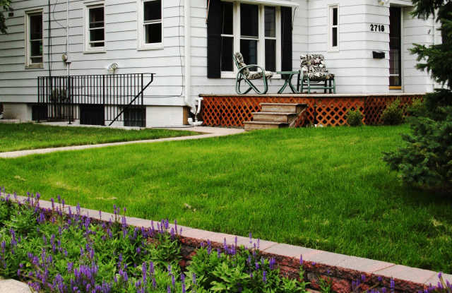 2718 48th St photos photos