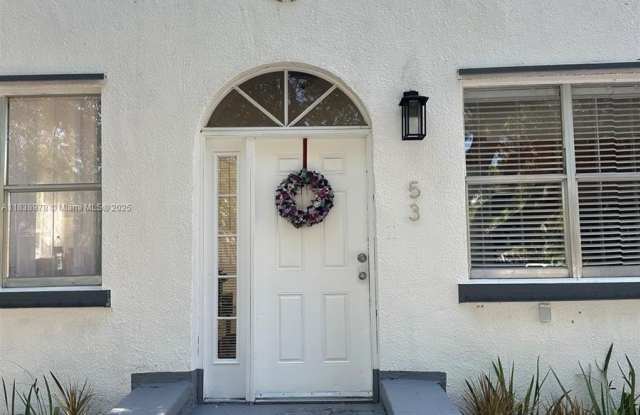53 NE 43rd St photos photos