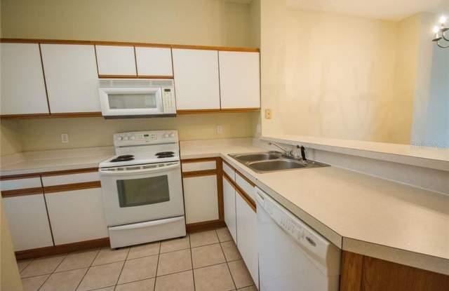 8427 CRYSTAL COVE LOOP Gallery 2