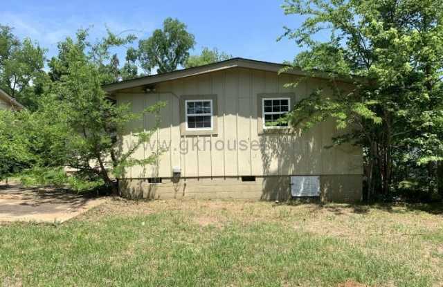 1109 Meadow Lane Gallery 4