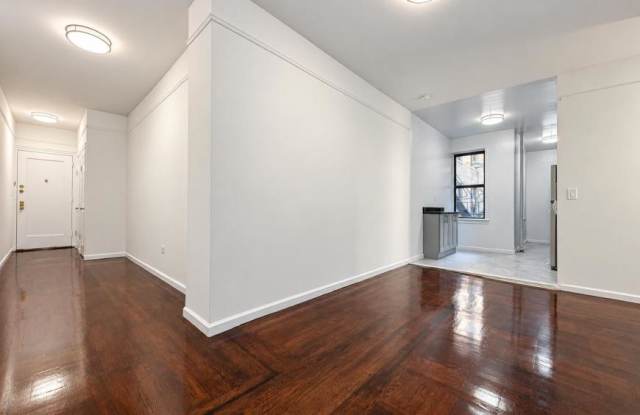 121 Bennett Avenue Gallery 3