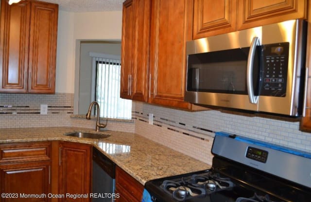 2402 Bayhead Drive - 2402 Bayhead Drive, Sayreville, NJ 08859
