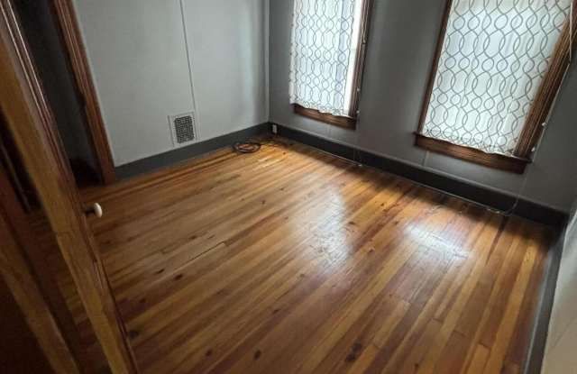 117 Broad Street Gallery 4