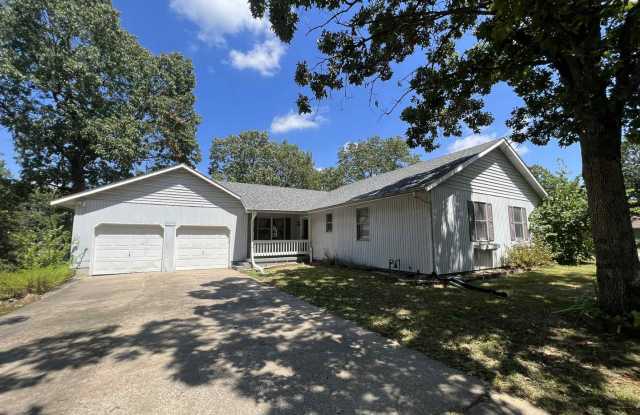 COMING SOON: MOVE IN SPECIAL: HALF OFF FIRST MONTH RENT!! Beautiful 6 BEDROOM / 2.5 BATHROOM Home in Carl Junction School District – Spacious Inside  Out! photos photos