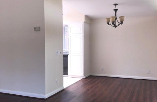 A charming Ranch Style Home in a Great Location! Gallery 3