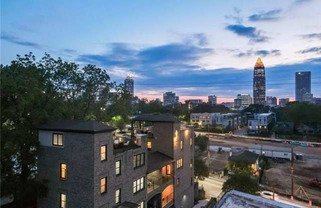 631 Boulevard NE Gallery 4