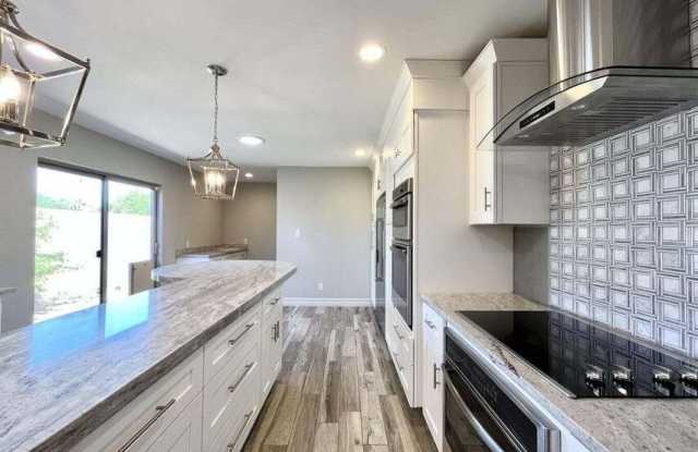 8573 E VIA DE LA ESCUELA -- photos photos