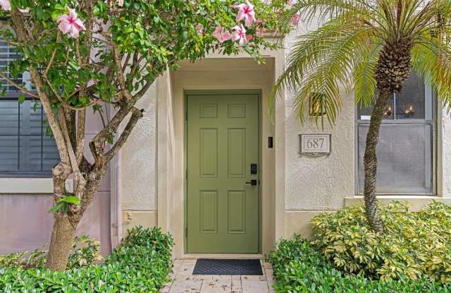 687 Hibiscus Street Gallery 3