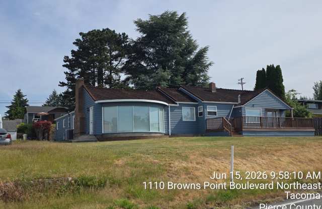 Tacoma views retro 3 bed 2 bath home, available now! photos photos Tacoma views retro 3 bed 2 bath home, available now! photos photos