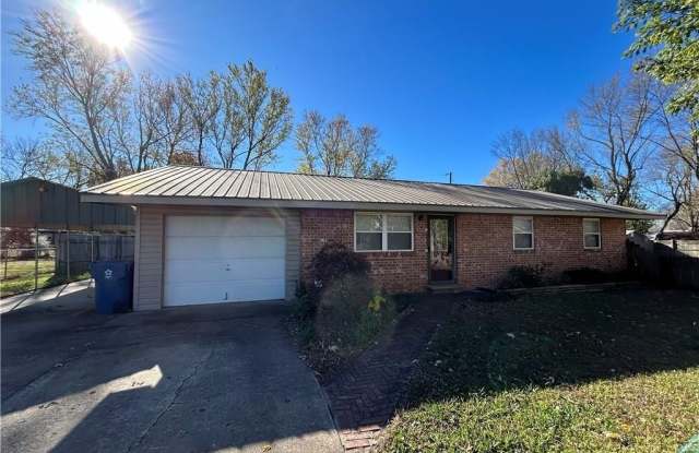 609 Steele  CT - 609 Steel Court, Gentry, AR 72734