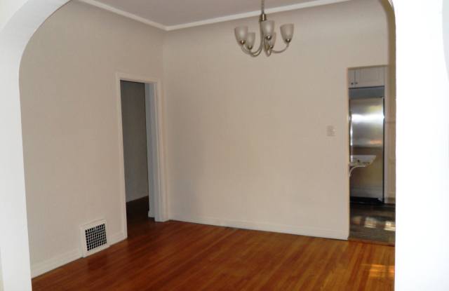 363 North Gardner Street Gallery 4