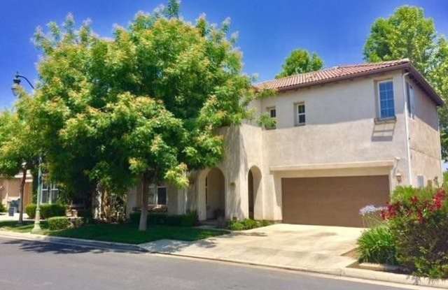 Beautiful 2 bedroom 2.5 bath home in Avalon Gated Community!! photos photos Beautiful 2 bedroom 2.5 bath home in Avalon Gated Community!! photos photos