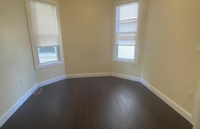 11 Bellflower Street - 2 photos photos