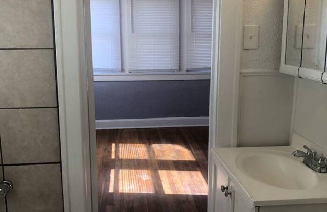 4008 Bales Avenue Gallery 4