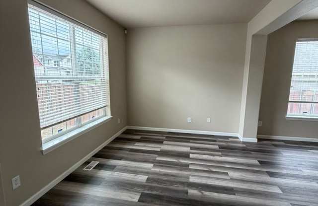 3BR/3BA Two-Story Home w/ 2 Bonus Rooms, Garage, & Fenced Yard Gallery 4