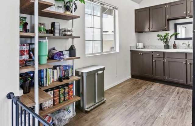 1037 Southwood Dr Apt D Gallery 3