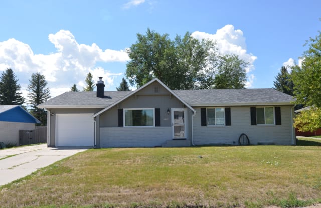 827 Golden Hill St - 827 Golden Hill Street, Cheyenne, WY 82009