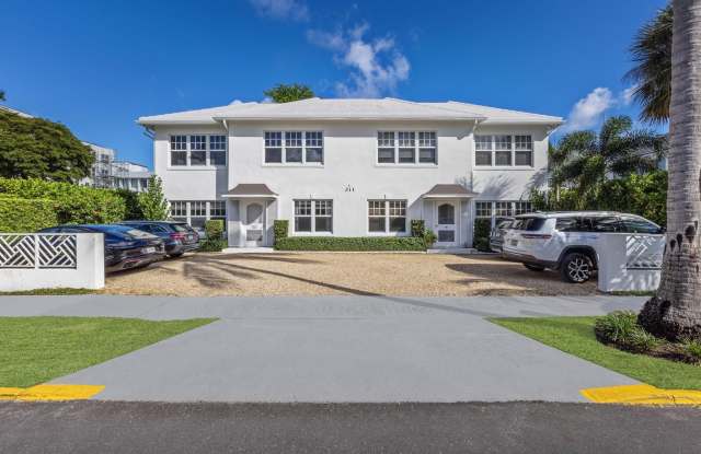 311 Cocoanut Row unit: 101 photos photos