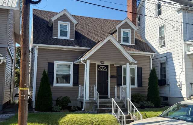 Beautifully Updated Rental with a High-End Kitchen & Relaxing Backyard- Furnished Gallery 1