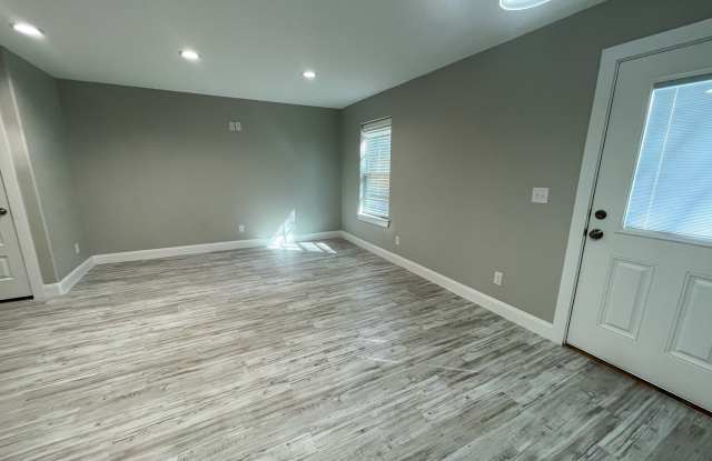 2624 S Fannin Avenue Gallery 4