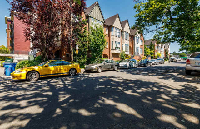 Modern Downtown Vancouver Townhouse! Gallery 3