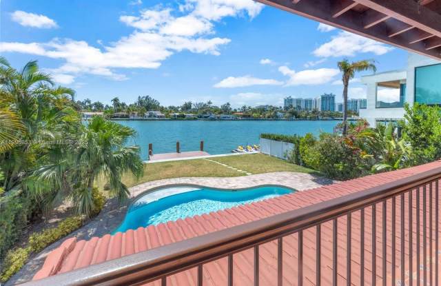 7536 W Treasure Dr photos photos