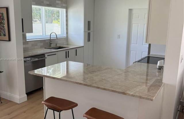 3397 NE 20th Avenue, Oakland Park, FL 33306 - 1024 Gallery 3