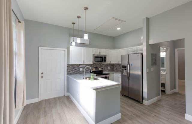 13428 N 87th St N photos photos