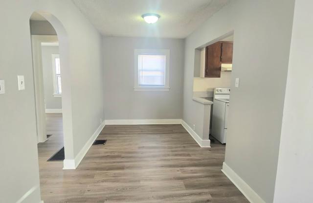 1636 E Moore St.   2 BEDROOM/ 1 BATH Gallery 3