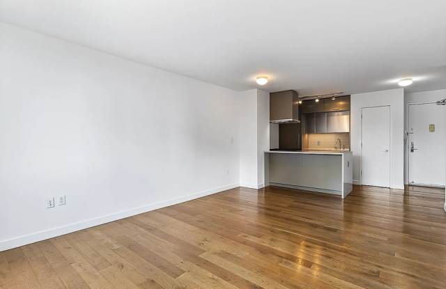 225 Rector Pl Apt 12R Gallery 3