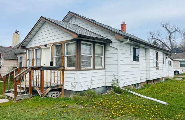 4 bedroom 2 bathroom house (2 bedrooms non-egress) photos photos