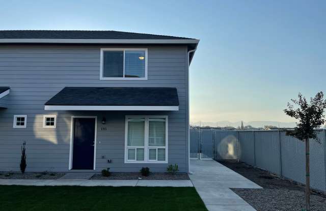 End Townhouse Unit in South Medford/Phoenix Area photos photos