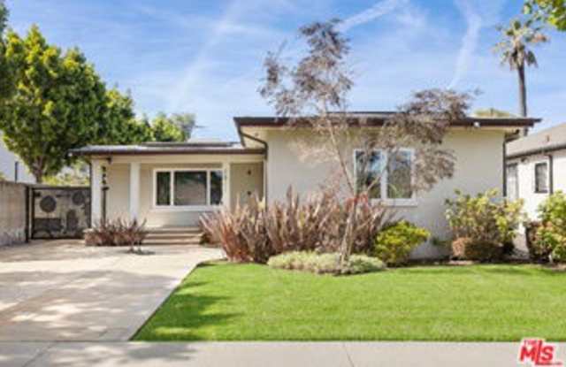 2011 Stearns Drive photos photos