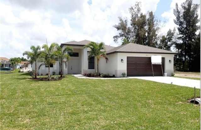 815 SW 11th Court photos photos
