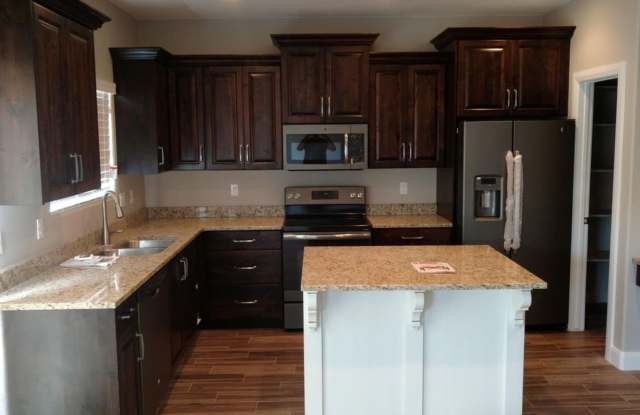 3 Bedroom, 2.5 Bathroom Townhome Available in Santa Clara - 2520 Blackhawk Drive, Santa Clara, UT 84765