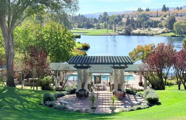 Gorgeous and Stunning- 3BD/3BA Townhome with Breathtaking Views in The Lake and Canyon Lakes, SR- Available NOW! Gallery 3