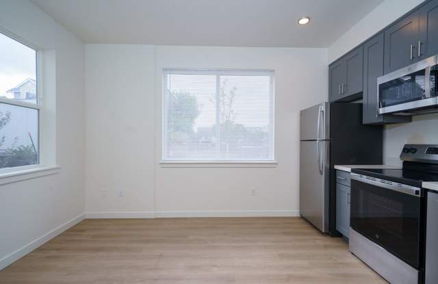 First Floor Modern 1 BD/ 1 BA - Ask about Move In Special Gallery 3