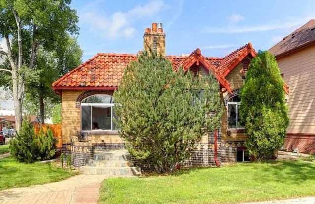 $1000 OFF RENT! Spacious 4bd/2ba Charming Historic Home near Wash Park- Available NOW! photos photos $1000 OFF RENT! Spacious 4bd/2ba Charming Historic Home near Wash Park- Available NOW! photos photos