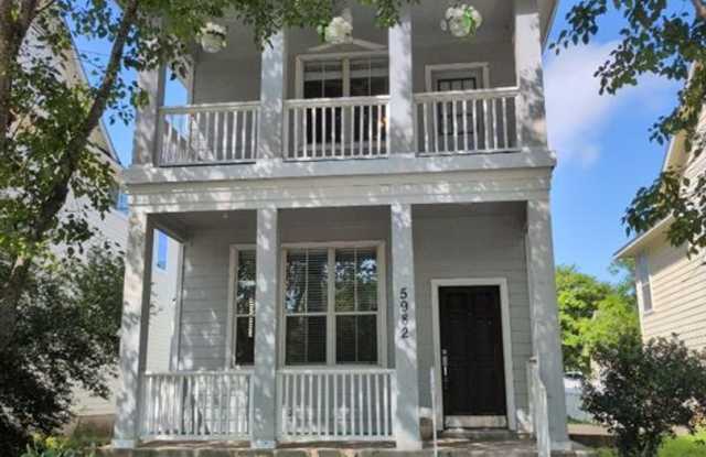 Wondeful 3 Bedroom 3 Bath home with covered front patio (on both floors) Gallery 1