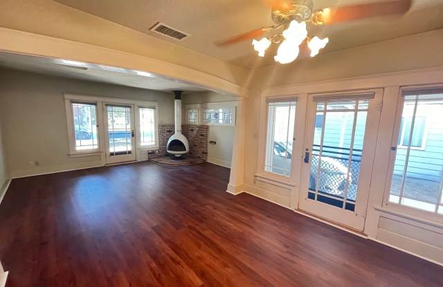 Charming  Updated 3 Bedroom 1 Bath Home In Historic Downtown Fullerton Neighborhood Gallery 4